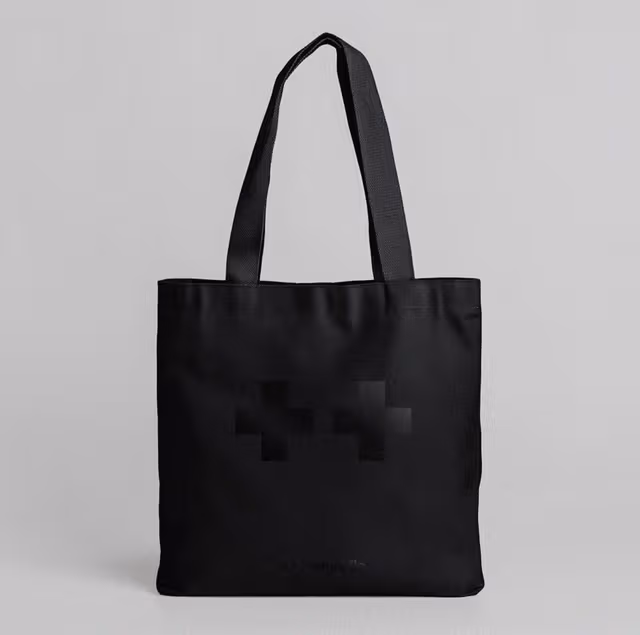 Monochrome Manifest